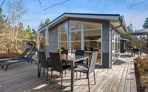Florense - 2.5Km from the Sea: Legna, Villetta, Porta, Edifici Giardino, Shade, Latifoglie, Struttura Esterna, Portico, Deck, Sedia
