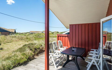 Kirsten - 800M from the Sea: Legna, Porta, Shade, Villetta, Latifoglie, Portico, Color Legno, Plank, Sedia, Illuminazione Diurna
