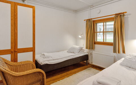 Kulta-Käkönen 10 by Bomba: Letto, Mobilia, Camera Da Letto, Interior Design, Bedding, Lenzuolo, Pavimentazione, Legna, Pavimento, Camera