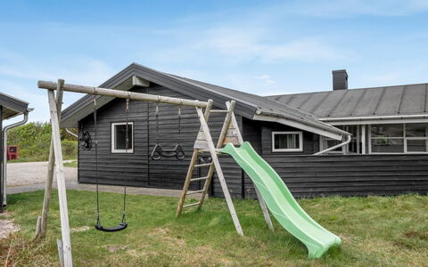 Thrugils - 500M from the Sea: Mobilia, Interior Design, Pavimentazione, Legna, Pavimento, Soffitto, Pavimento In Legno, Sedia, Tavolo, Illuminazione