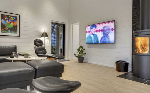 Jonne - 200M to the Fjord: Pavimentazione, Pavimento In Legno, Pavimento, Interior Design, Legna, Pavimento Laminato, Mobilia, Casa, Latifoglie, Soggiorno