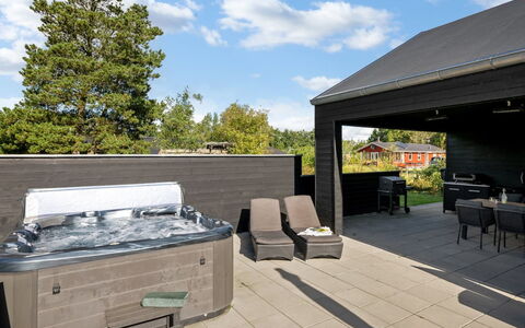 Tinella - 250M to the Fjord: Piscina, Materiale Composito, Mobili Da Esterno, Shade, Giardino, Landscaping, Terrazza, Backyard, Cortile, Cortile