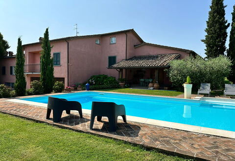 Villa Carsuga: Pianta, Cielo, Proprietà, Acqua, Costruzione, Azzurro, Albero, Shade, Mobili Da Esterno, Piscina