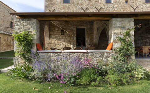 Villa Della Regina: Pianta, Fiore, Costruzione, Proprietà, Finestra, Lotto, Casa, Villetta, Sedia, Erba