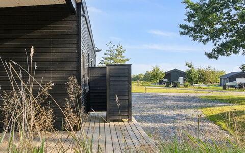 Uma - 1.5Km from the Sea: Tetto, Casa, Porta, Villetta, Shade, Raccordo, Cortile, Estate, Backyard