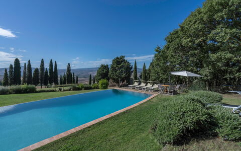 Orcia Panoramic View With Pool: Acqua, Cielo, Pianta, Nube, Piscina, Albero, Paesaggio Naturale, Lotto, Erba, Tempo Libero