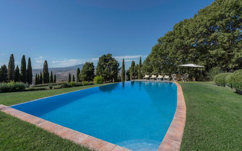 Orcia Panoramic View With Pool: Acqua, Pianta, Cielo, Piscina, Albero, Costruzione, Lotto, Shade, Erba, Paesaggio Naturale