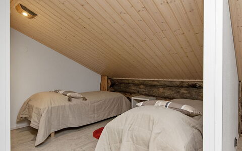 Nilikuru C 6: Pavimentazione, Interior Design, Pavimento, Mobilia, Legna, Soffitto, Camera Da Letto, Letto, Camera, Attico