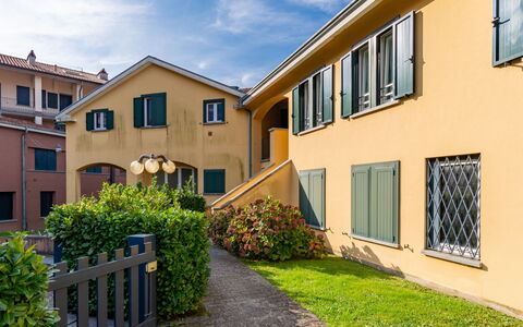 Punta Grumo 2: Cielo, Costruzione, Proprietà, Tavolo, Mobilia, Nube, Montagna, Interior Design, Mobili Da Esterno, Legna
