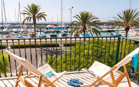 Pasito Blanco: Acqua, Cielo, Pianta, Piscina, Blu, Azzurro, Albero, Costruzione, Architettura, Rettangolo