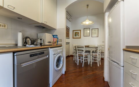 A Un Minuto Dal Mare - Bogliasco, Liguria: Cabinetry, Controsoffitto, Mobilia, Elettrodomestico Da Cucina, Cucina, Legna, Costruzione, Cucina Stufa, Illuminazione, Interior Design