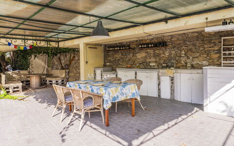 A Un Minuto Dal Mare - Bogliasco, Liguria: Mobilia, Proprietà, Tavolo, Pianta, Costruzione, Sedia, Legna, Tavolo Esterno, Interior Design, Shade