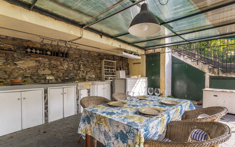 A Un Minuto Dal Mare - Bogliasco, Liguria: Proprietà, Costruzione, Tavolo, Legna, Interior Design, Architettura, Pavimento, Parete, Pavimentazione, Immobiliare