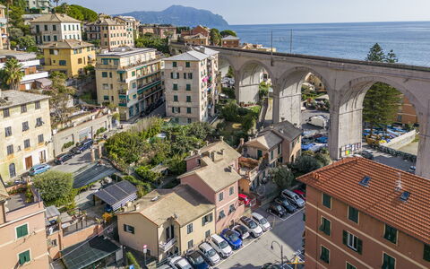A Un Minuto Dal Mare - Bogliasco, Liguria: Costruzione, Giorno, Proprietà, Cielo, Finestra, Infrastruttura, Architettura, Urban Design, Paesaggio Urbano, Quartiere