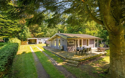 Meo - 30Km from the Sea: Tetto, Casa, Casa, Villetta, Porta, Raccordo, Deck, Portico, Plank, Latifoglie
