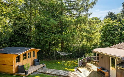Meo - 30Km from the Sea: Tetto, Casa, Casa, Villetta, Porta, Raccordo, Deck, Portico, Plank, Latifoglie