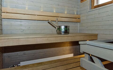Kulta-Käkönen 3 by Bomba: Letto, Mobilia, Camera Da Letto, Interior Design, Bedding, Lenzuolo, Pavimentazione, Legna, Pavimento, Camera