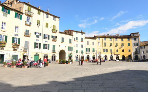 Casa Toto: La Piazza Cittadina, Cittadina, Città, Spazio Pubblico, Insediamento Umano, Quartiere, Costruzione, Plaza, Uso Misto, Urban Design