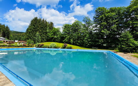 Luxe Timber Lodge & Yoga Loft: Acqua, Nube, Cielo, Pianta, Piscina, Blu, Albero, Shade, Casa, Materiale Composito