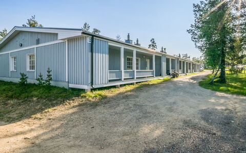 Saariseläntie 8 e 3: Legna, Villetta, Log Cabin, Foresta, Capannone, Edifici Giardino, Larice, Woodland, Color Legno
