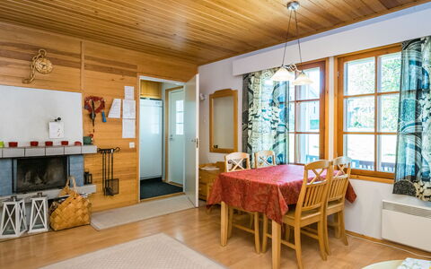 Saariseläntie 8 e 3: Legna, Villetta, Log Cabin, Foresta, Capannone, Edifici Giardino, Larice, Woodland, Color Legno