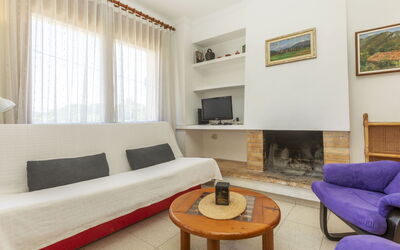 Melis Iii C3 760.2: Mobilia, Interior Design, Divano, Parete, Pavimentazione, Legna, Pavimento, Camera, Soggiorno, Soffitto