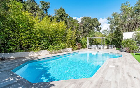 Villa Romana: Blu, Piscina, Materiale Composito, Shade, Tempo Libero, Giardino, Landscaping, Eco Hotel, Design, Backyard