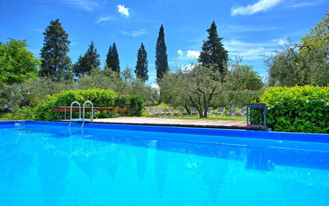 Maggiano: Acqua, Cielo, Pianta, Nube, Piscina, Blu, Azzurro, Albero, Paesaggio Naturale
