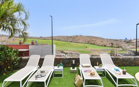 Vista Golf 10: Acqua, Costruzione, Proprietà, Cielo, Pianta, Albero, Finestra, Tempo Libero, Urban Design, Piscina