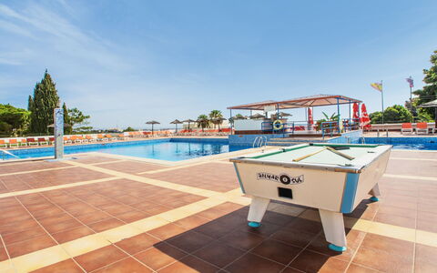La Perle D'Albufeira: Acqua, Costruzione, Proprietà, Cielo, Pianta, Albero, Finestra, Tempo Libero, Urban Design, Piscina