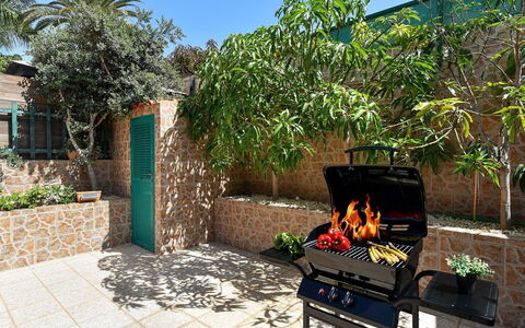 Bungalow Sonnenland Los Tinos Ii 45: Acqua, Pianta, Costruzione, Cielo, Proprietà, Azzurro, Natura, Albero, Piscina, Blu