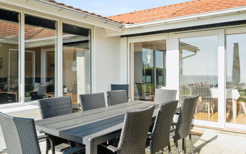 Annesette - 300M from the Sea: Mobilia, Interior Design, Pavimentazione, Legna, Pavimento, Soffitto, Pavimento In Legno, Sedia, Tavolo, Illuminazione