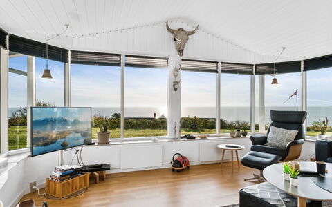 Annesette - 300M from the Sea: Mobilia, Interior Design, Pavimentazione, Legna, Pavimento, Soffitto, Pavimento In Legno, Sedia, Tavolo, Illuminazione
