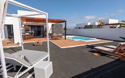 Playa Blanca 660: Cielo, Proprietà, Costruzione, Shade, Finestra, Casa, Mobili Da Esterno, Legna, Nube, Piscina