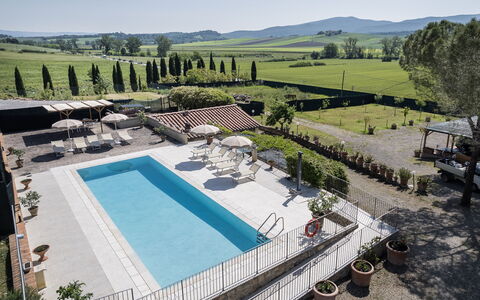 Anilde, Holiday Home with Pool, Wifi, Tuscany: Cielo, Proprietà, Pianta, Piscina, Acqua, Costruzione, Albero, Tempo Libero, Urban Design, Immobiliare