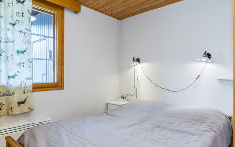Siulapalkinen B 10: Parete, Interior Design, Legna, Mobilia, Soffitto, Camera Da Letto, Pavimento, Pavimentazione, Letto, Illuminazione