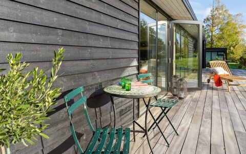 Tessa - 1.6Km from the Sea: Legna, Mobilia, Appartamento, Camera, Soffitto, Color Legno, Sedia, Latifoglie, Vernice, Legname