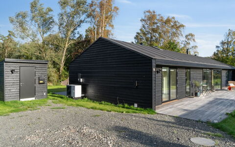 Tessa - 1.6Km from the Sea: Legna, Mobilia, Appartamento, Camera, Soffitto, Color Legno, Sedia, Latifoglie, Vernice, Legname