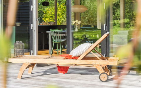 Tessa - 1.6Km from the Sea: Legna, Mobilia, Appartamento, Camera, Soffitto, Color Legno, Sedia, Latifoglie, Vernice, Legname