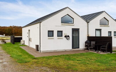 Helemine - 400M from the Sea