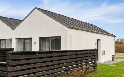 Helemine - 400M from the Sea