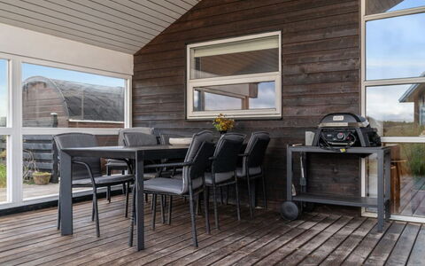 Bruni - 400M from the Sea: Soffitto, Pavimentazione, Interior Design, Pavimento, Materiale Composito, Mobilia, Ricorrere, Hotel, Design, Illuminazione Diurna