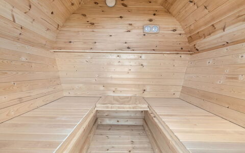 Bruni - 400M from the Sea: Soffitto, Pavimentazione, Interior Design, Pavimento, Materiale Composito, Mobilia, Ricorrere, Hotel, Design, Illuminazione Diurna