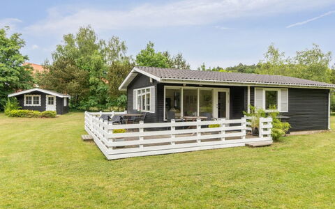 Ristana - 200M from the Sea: Tetto, Casa, Porta, Villetta, Shade, Raccordo, Cortile, Estate, Backyard