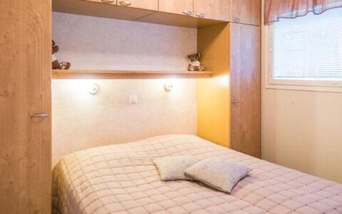 Vuokatin Tähti: Interior Design, Mobilia, Parete, Camera Da Letto, Legna, Letto, Pavimento, Pavimentazione, Soffitto, Camera