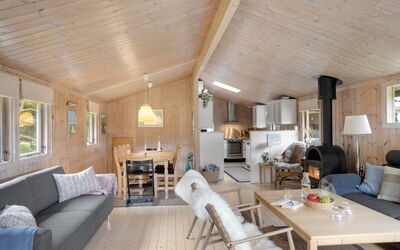 Thrineke - 600M from the Sea
