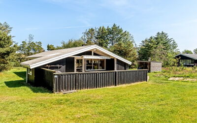 Thrineke - 600M from the Sea