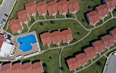 Son Bou Gardens 3 Dorm: Cielo, Acqua, Costruzione, Proprietà, Pianta, Azzurro, Piscina, Nube, Tempo Libero, Finestra
