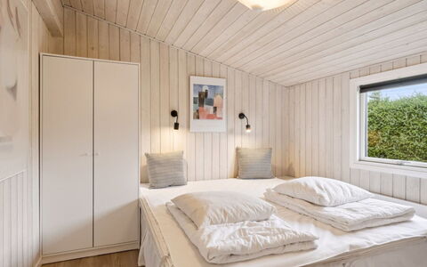 Kjera - 450M from the Sea: Mobilia, Interior Design, Pavimentazione, Legna, Pavimento, Soffitto, Pavimento In Legno, Sedia, Tavolo, Illuminazione