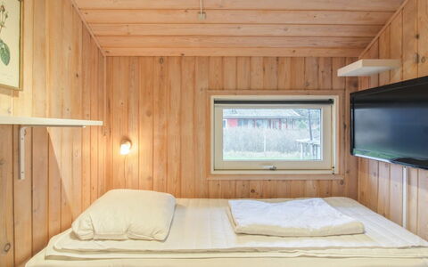 Birger - 500M from the Sea: Interior Design, Legna, Camera Da Letto, Pavimentazione, Soffitto, Pavimento, Letto, Lenzuolo, Illuminazione, Camera